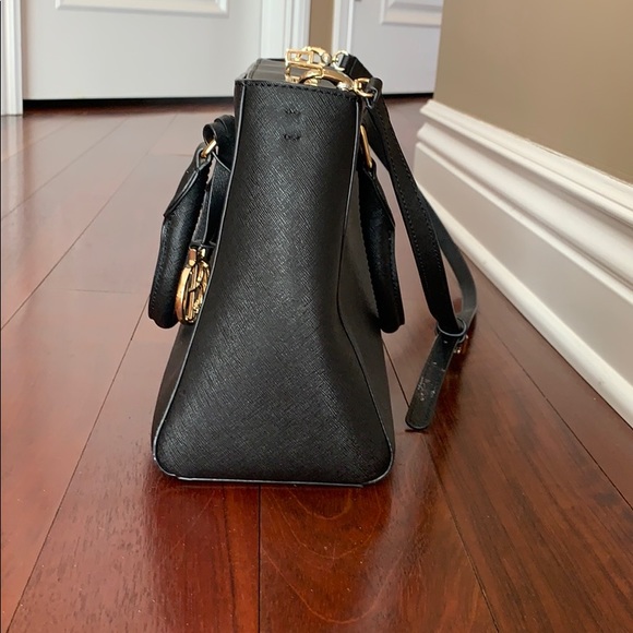 Henri Bendel New York Purse - Picture 3 of 6